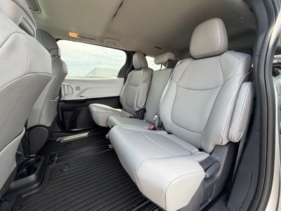 2025 Toyota Sienna XLE 8 Passenger