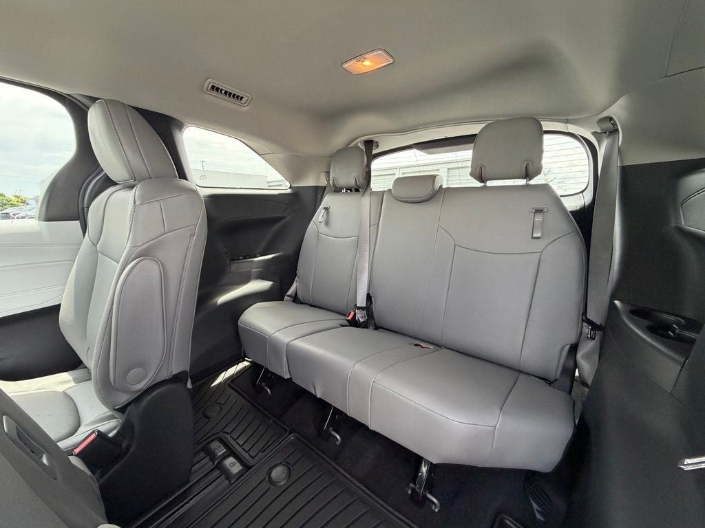 2025 Toyota Sienna XLE 8 Passenger
