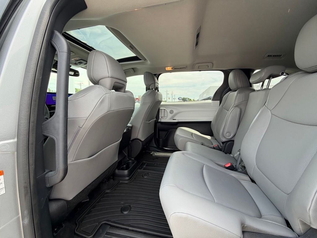 2025 Toyota Sienna XLE 8 Passenger