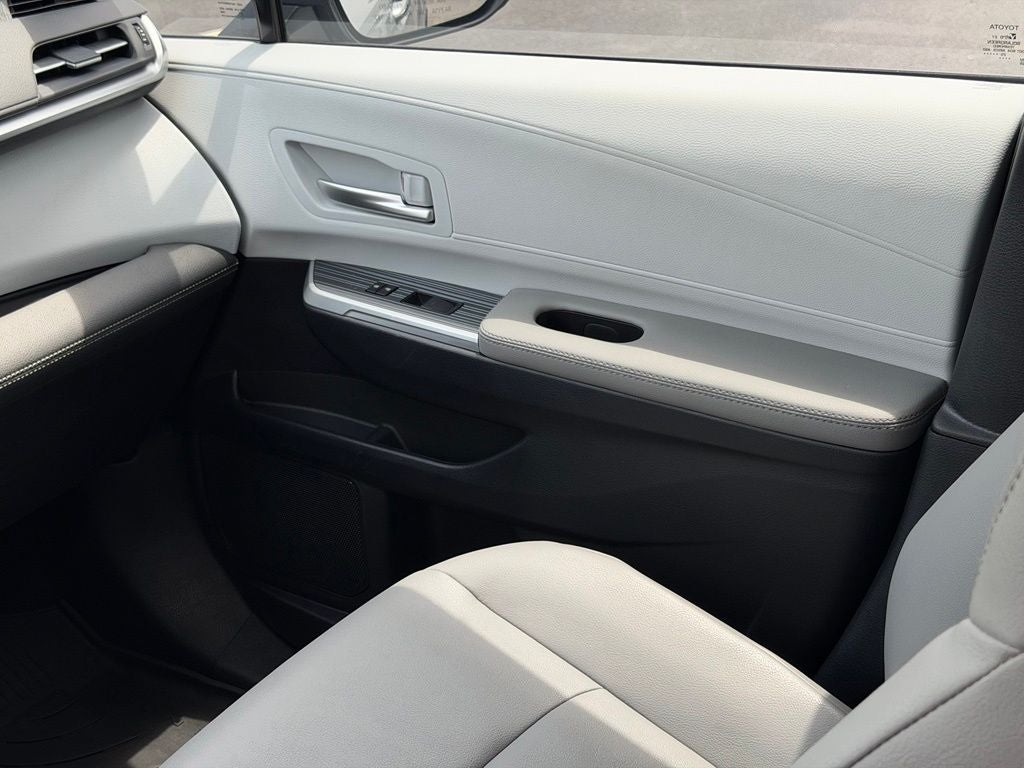 2025 Toyota Sienna XLE 8 Passenger