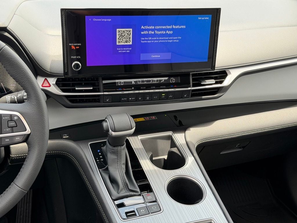 2025 Toyota Sienna XLE 8 Passenger