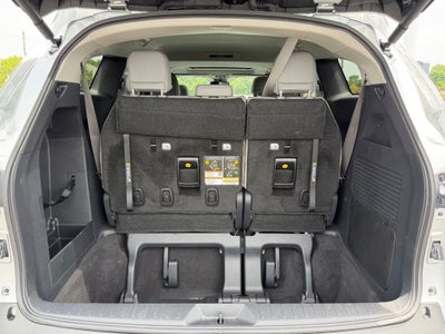 2025 Toyota Sienna XLE 8 Passenger