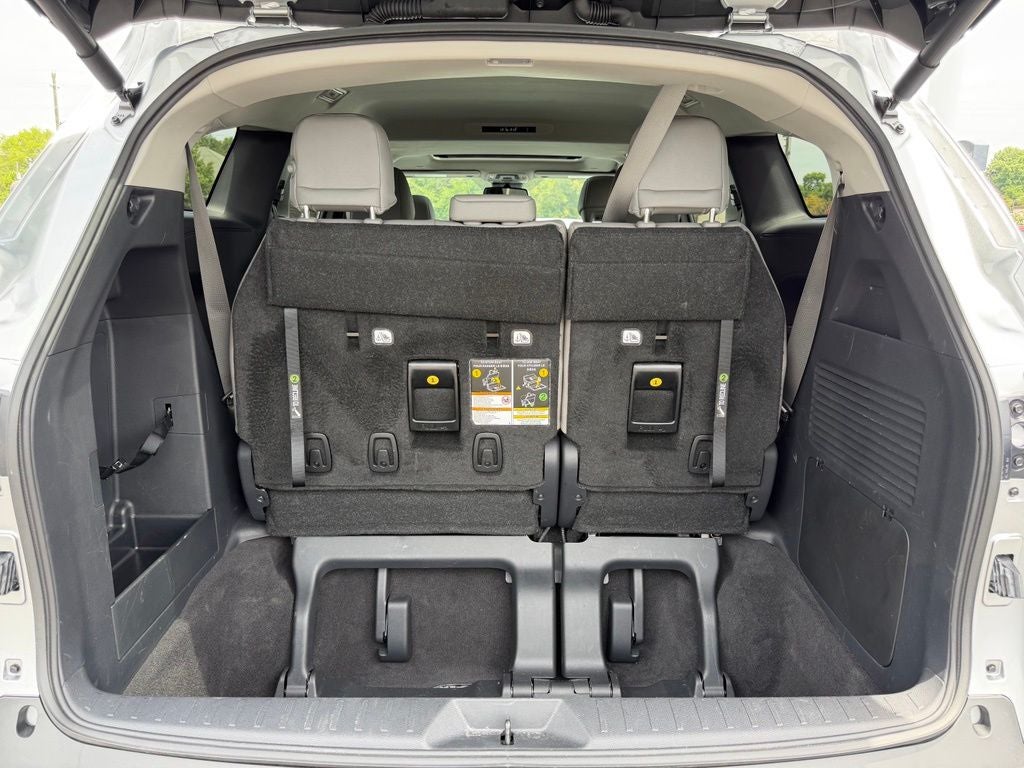 2025 Toyota Sienna XLE 8 Passenger