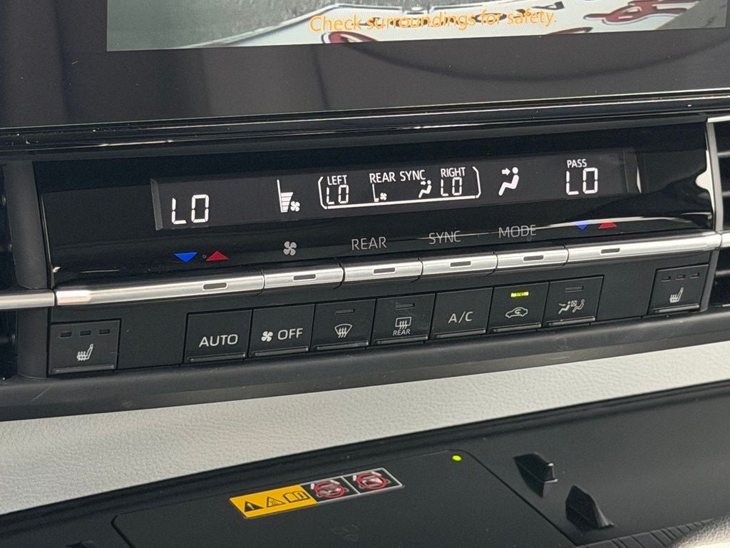 2025 Toyota Sienna XLE 8 Passenger