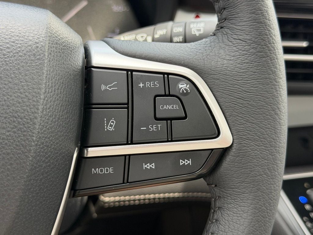 2025 Toyota Sienna XLE 8 Passenger