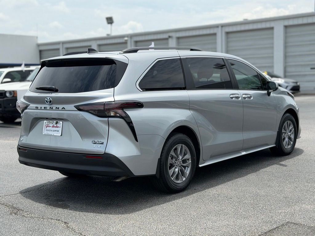 2025 Toyota Sienna XLE 8 Passenger