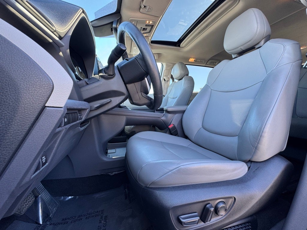 2023 Toyota Sienna XLE 7 Passenger