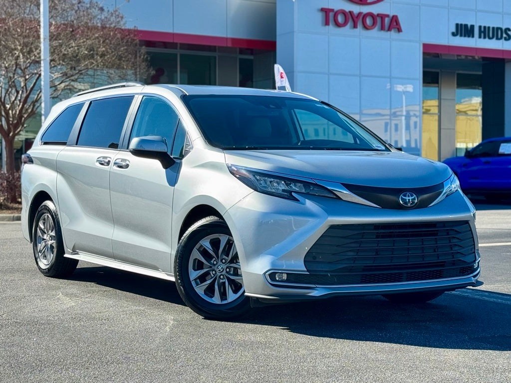 2023 Toyota Sienna XLE 7 Passenger