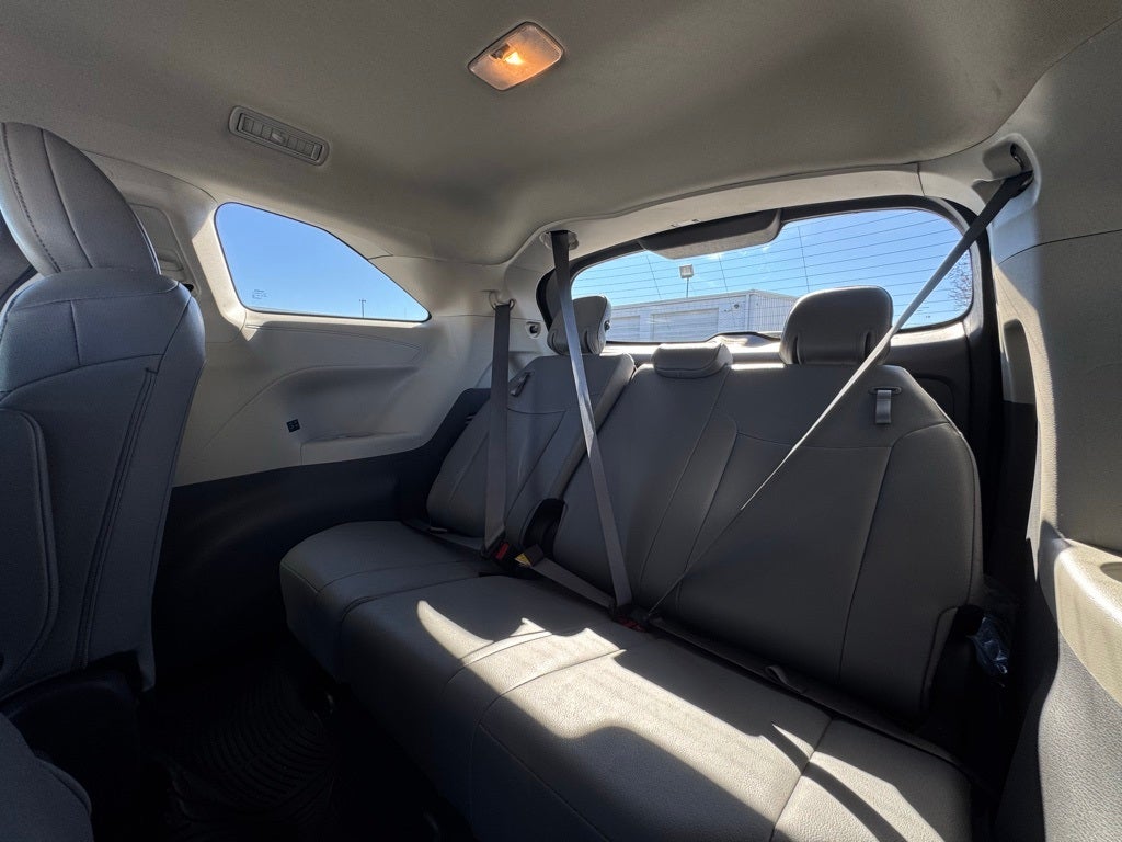 2023 Toyota Sienna XLE 7 Passenger