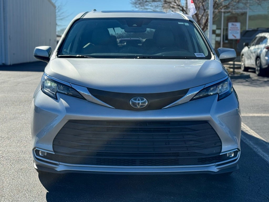 2023 Toyota Sienna XLE 7 Passenger