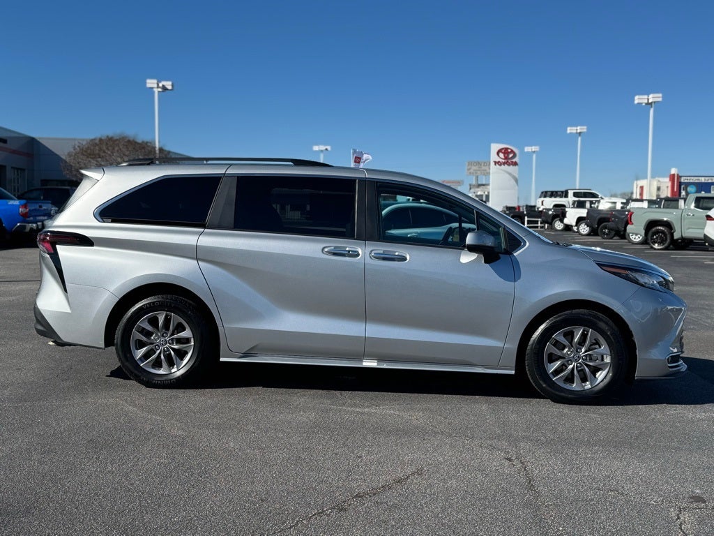 2023 Toyota Sienna XLE 7 Passenger