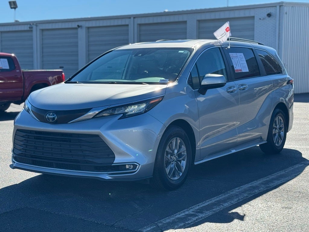 2023 Toyota Sienna XLE 7 Passenger