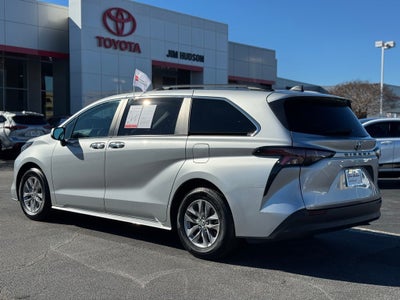 2023 Toyota Sienna XLE 7 Passenger