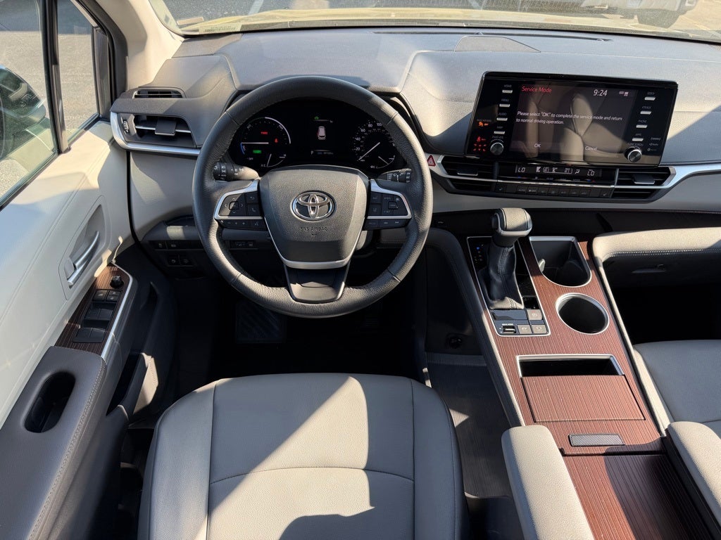 2024 Toyota Sienna XLE
