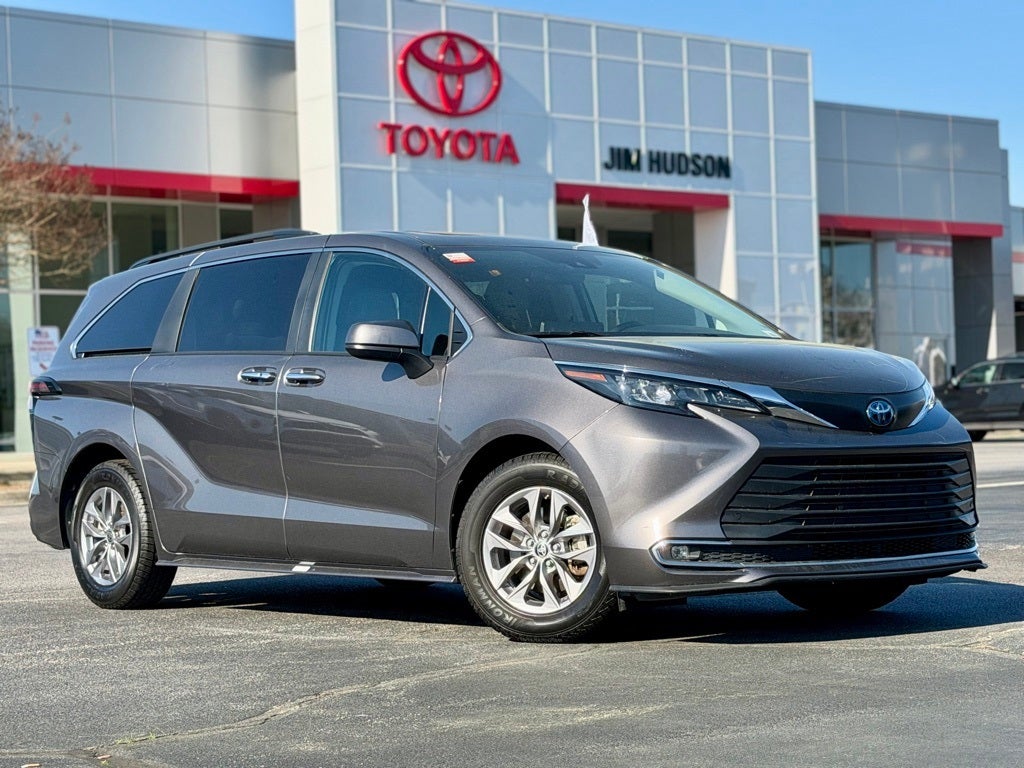 2024 Toyota Sienna XLE