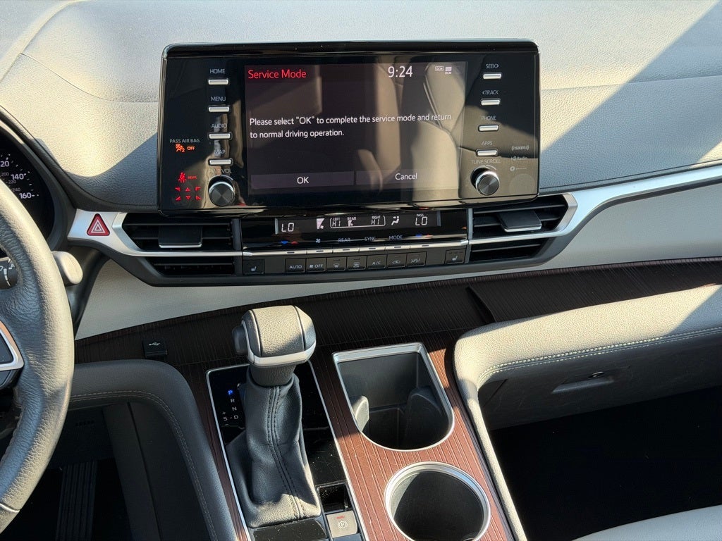 2024 Toyota Sienna XLE