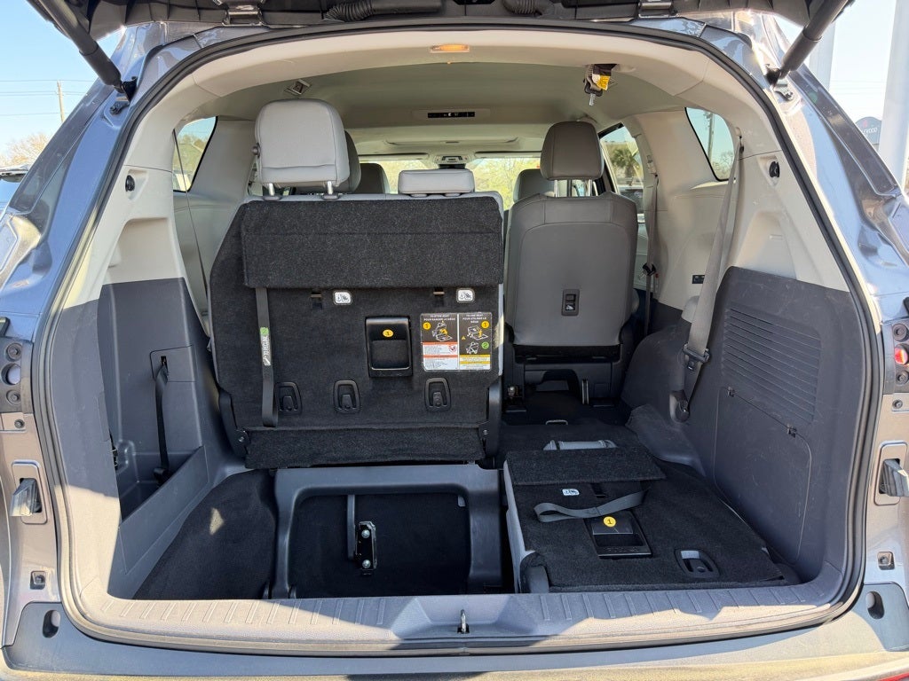 2024 Toyota Sienna XLE