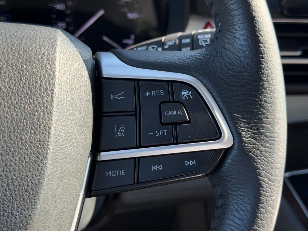 2024 Toyota Sienna XLE