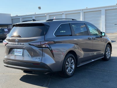2024 Toyota Sienna XLE