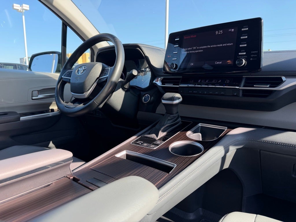 2024 Toyota Sienna XLE