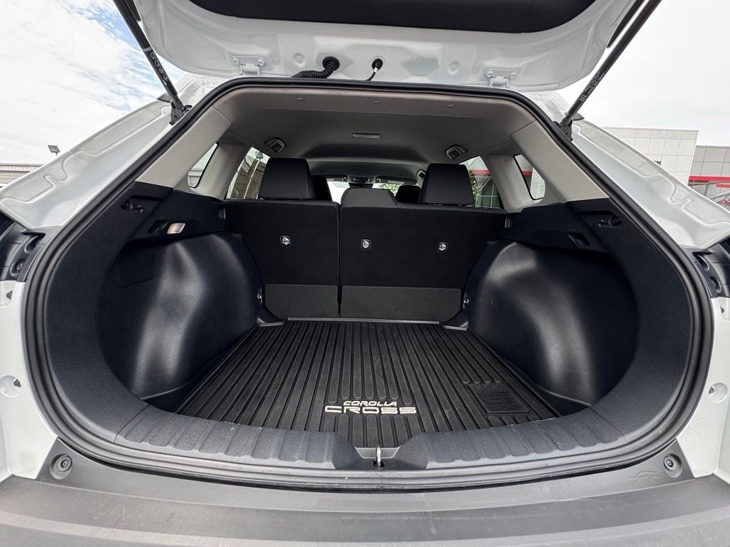 2024 Toyota Corolla Cross LE
