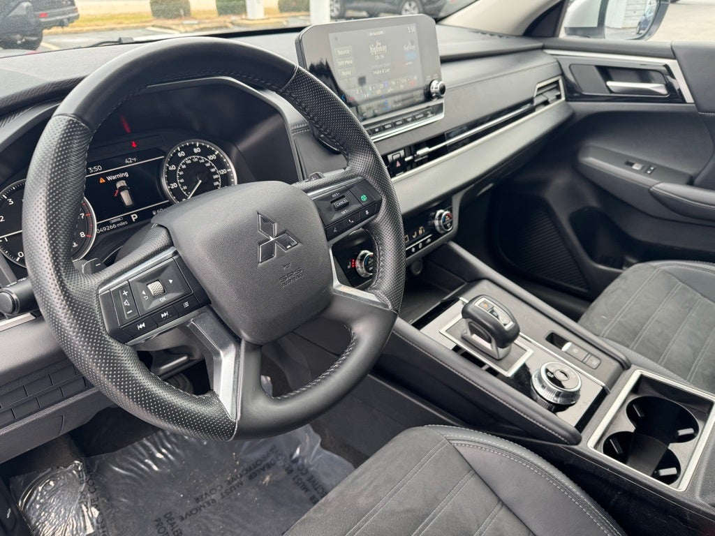 2024 Mitsubishi Outlander SE