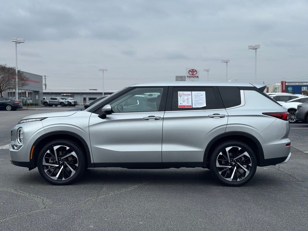 2024 Mitsubishi Outlander SE