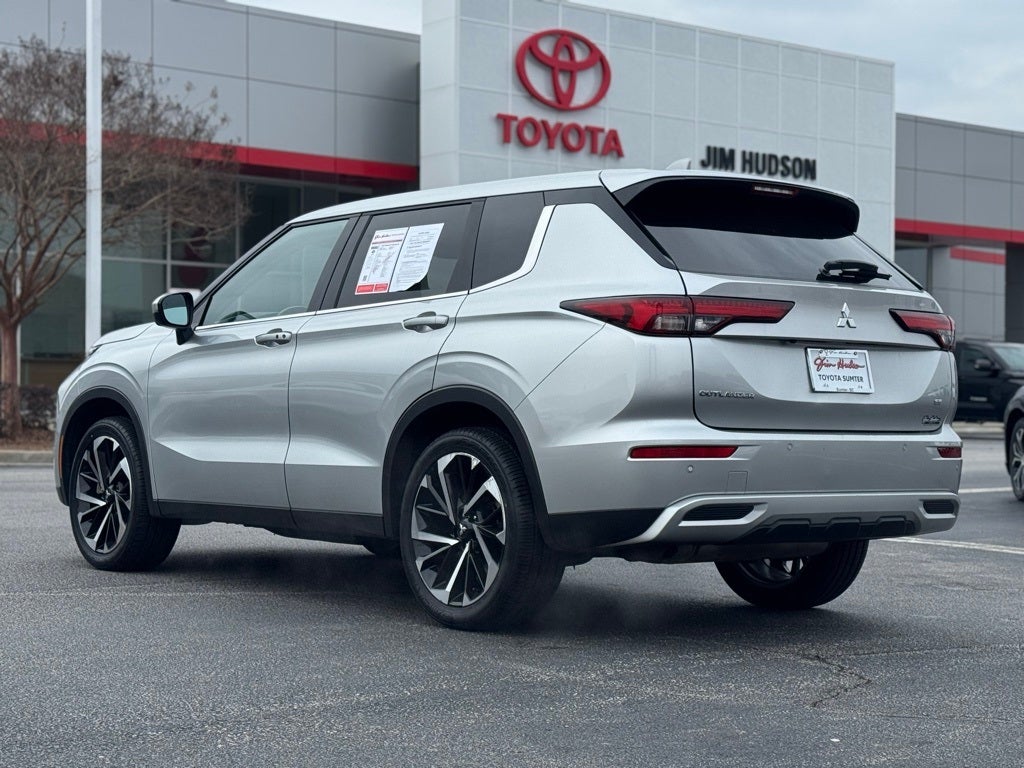 2024 Mitsubishi Outlander SE