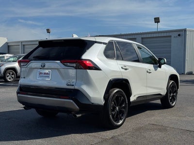 2022 Toyota RAV4 Hybrid SE