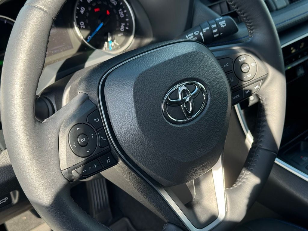 2022 Toyota RAV4 Hybrid SE