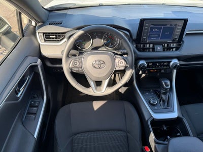 2022 Toyota RAV4 Hybrid SE