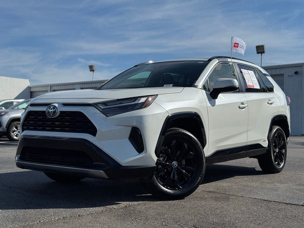 2022 Toyota RAV4 Hybrid SE