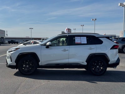 2022 Toyota RAV4 Hybrid SE