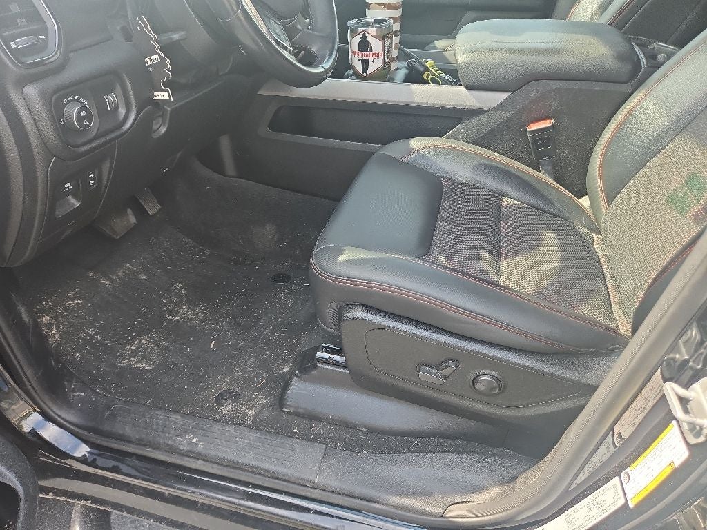 2022 RAM 1500 Big Horn/Lone Star BUILT TO SERVE EDITION