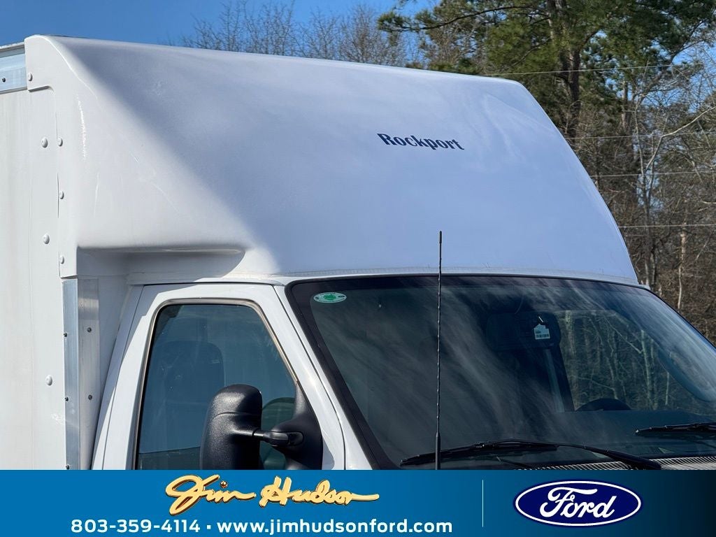 2025 Ford E-350SD Base Cutaway