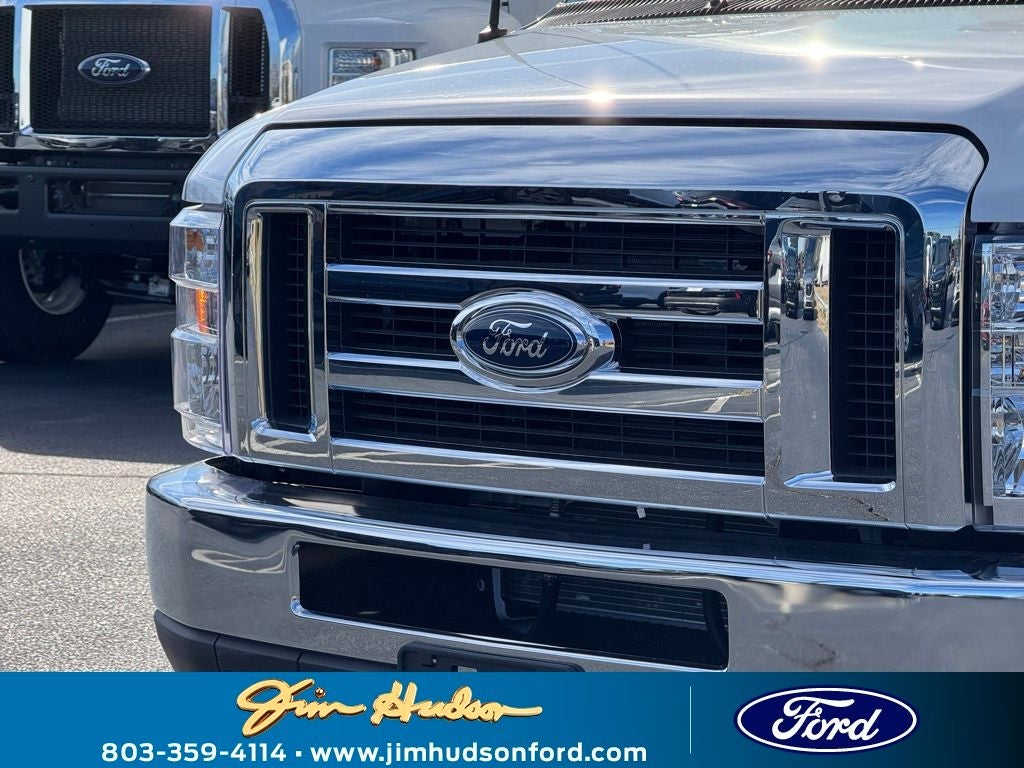 2025 Ford E-350SD Base Cutaway