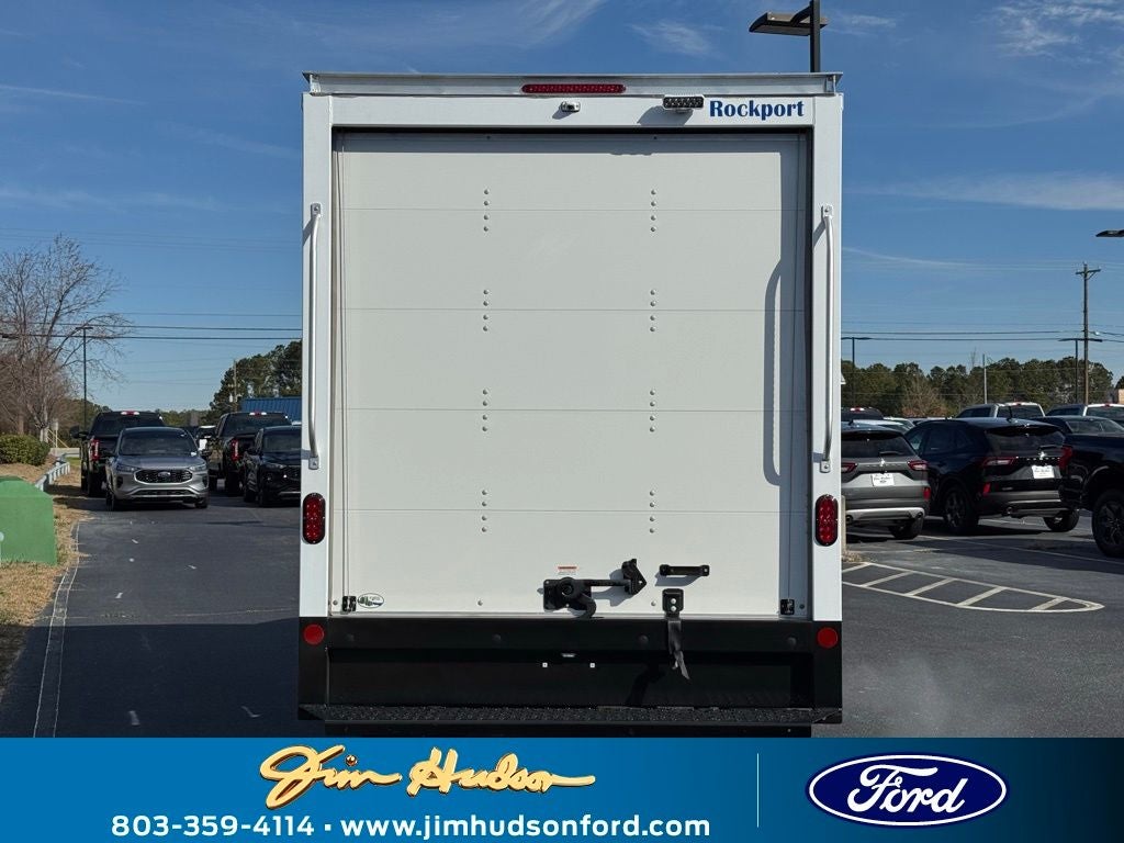 2025 Ford E-350SD Base Cutaway