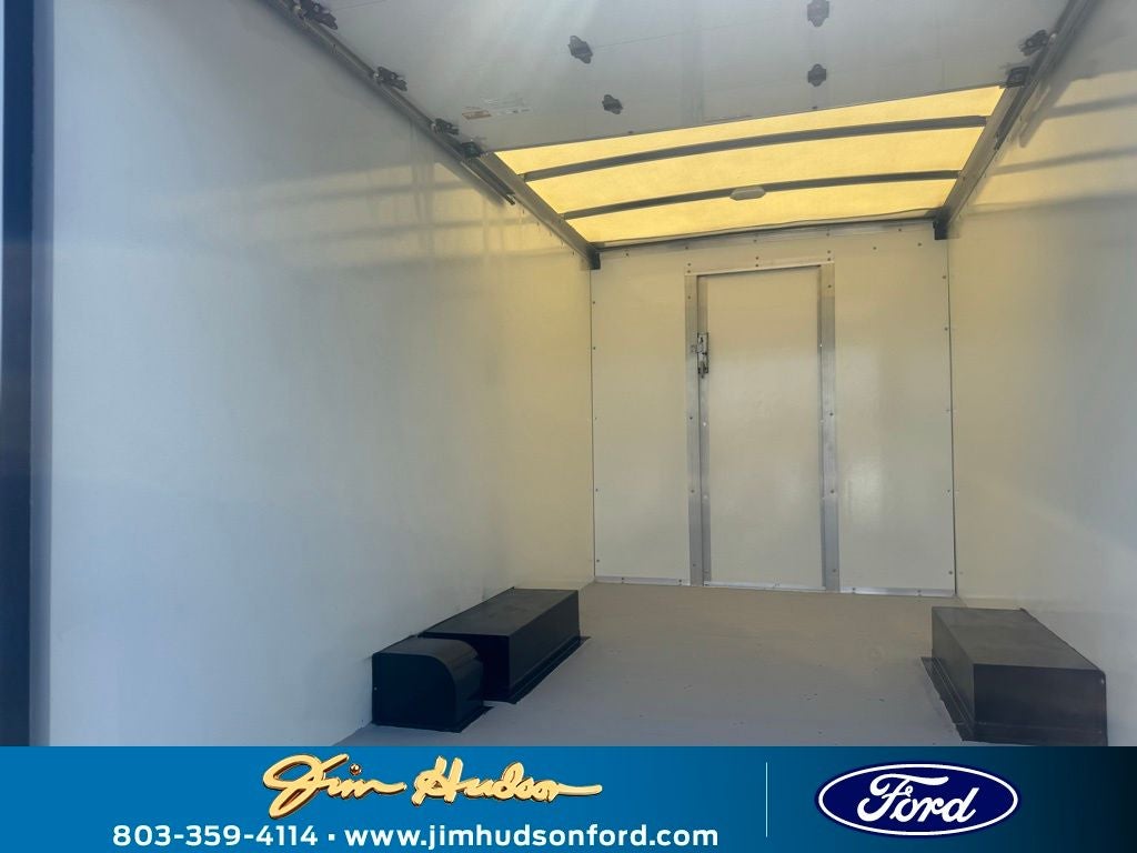 2025 Ford E-350SD Base Cutaway