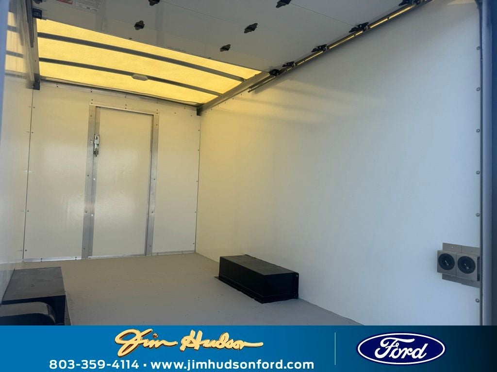 2025 Ford E-350SD Base Cutaway