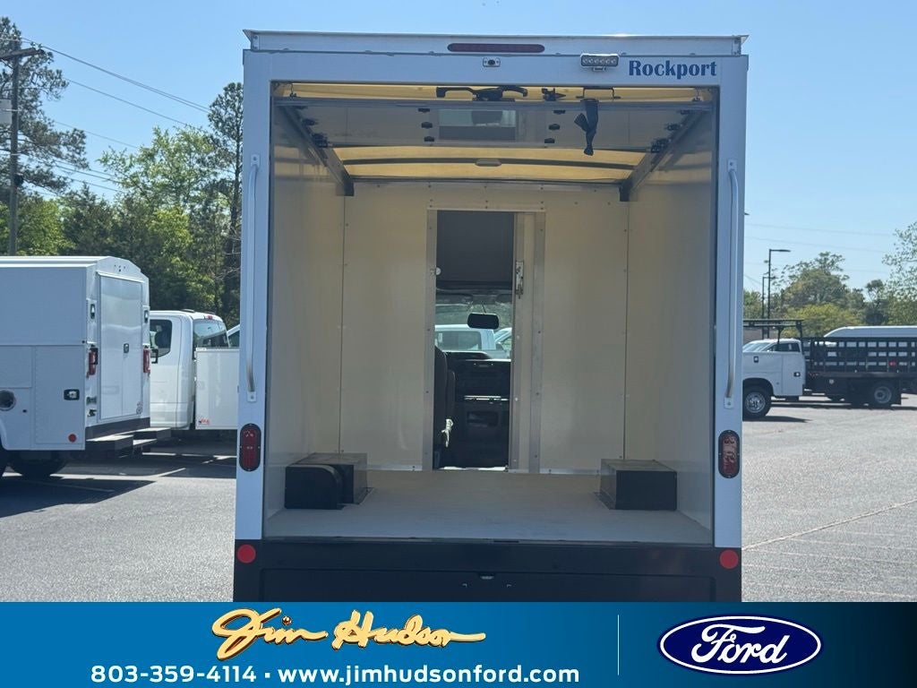 2025 Ford E-350SD Base Cutaway