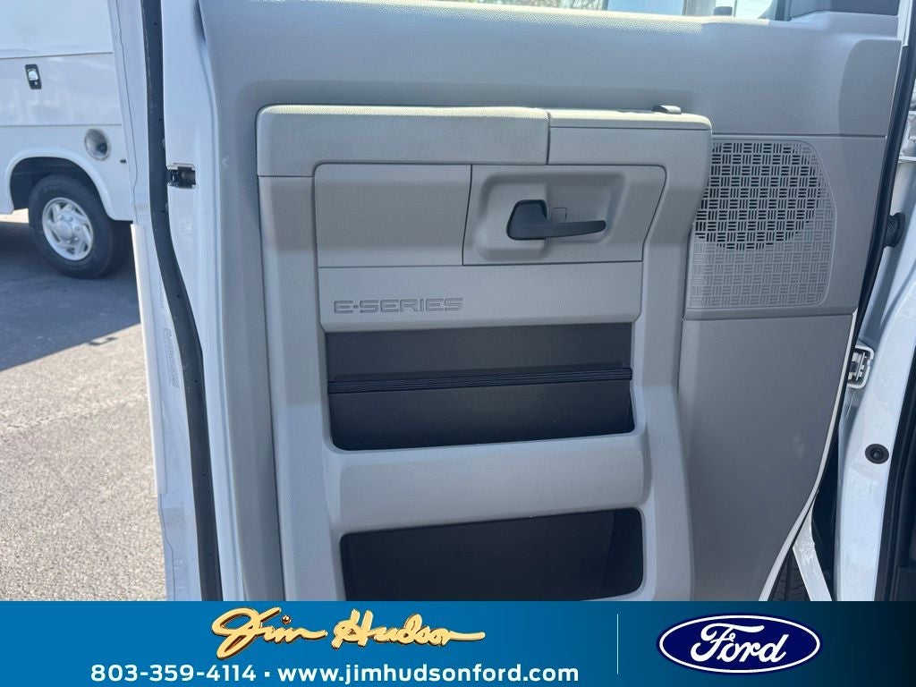 2025 Ford E-350SD Base Cutaway