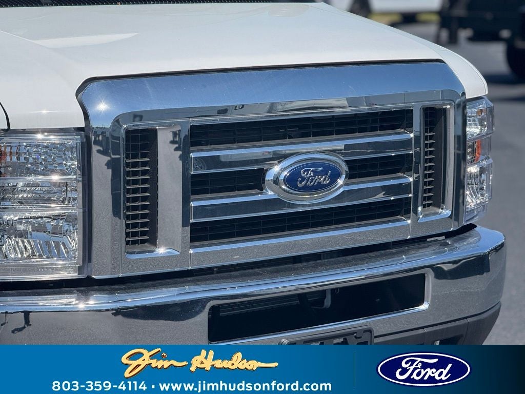 2025 Ford E-350SD Base Cutaway