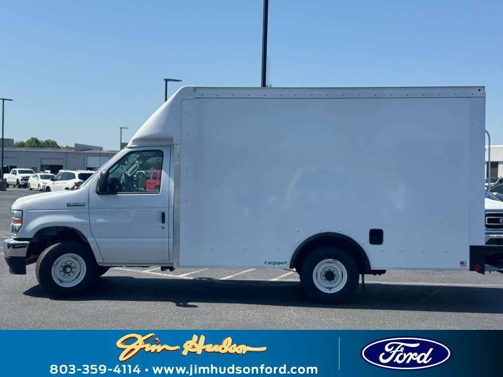2025 Ford E-350SD Base Cutaway