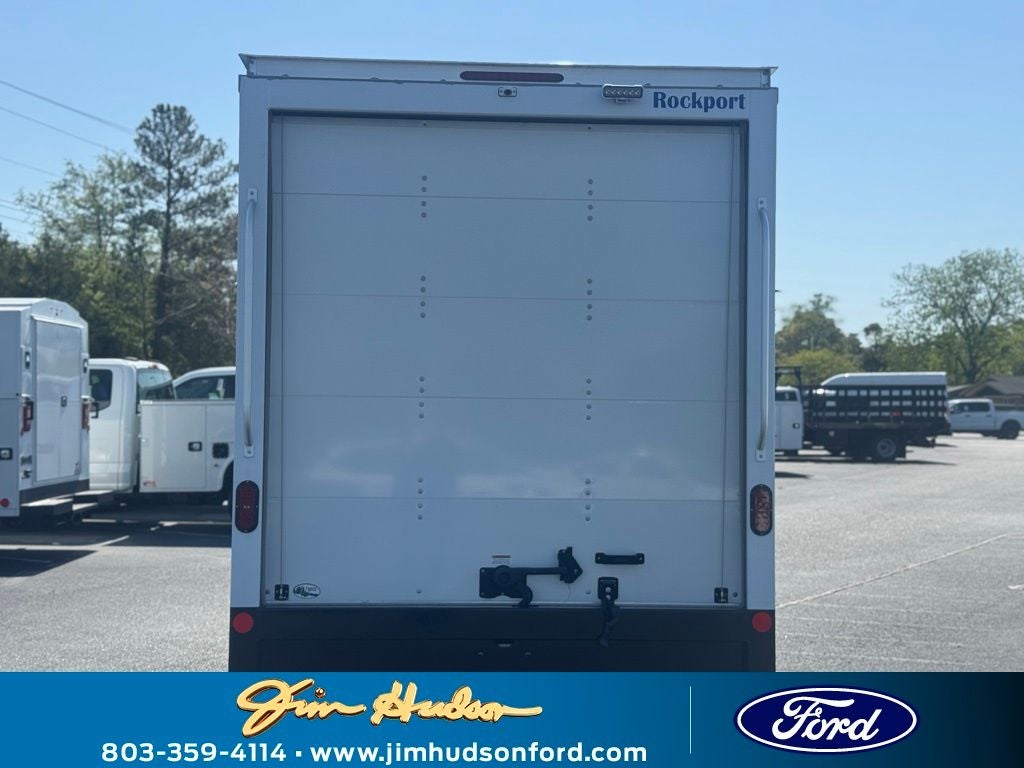 2025 Ford E-350SD Base Cutaway