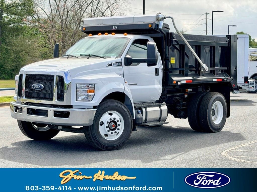 2027 Ford F-750SD Base