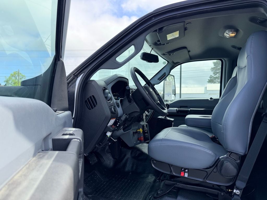 2027 Ford F-750SD Base