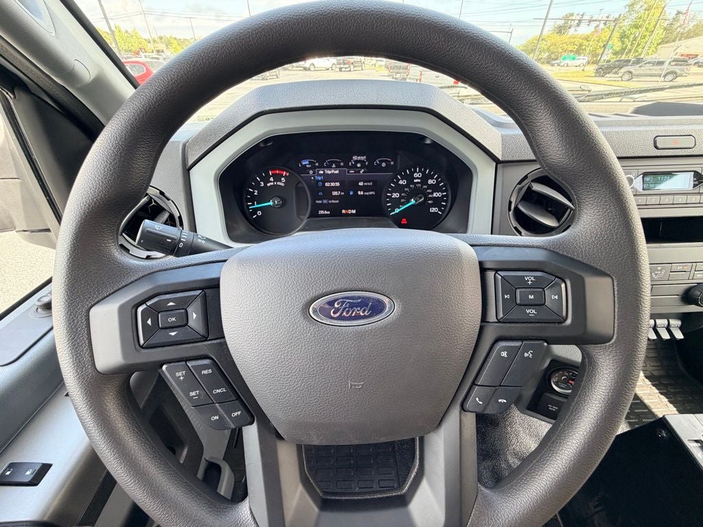 2027 Ford F-750SD Base