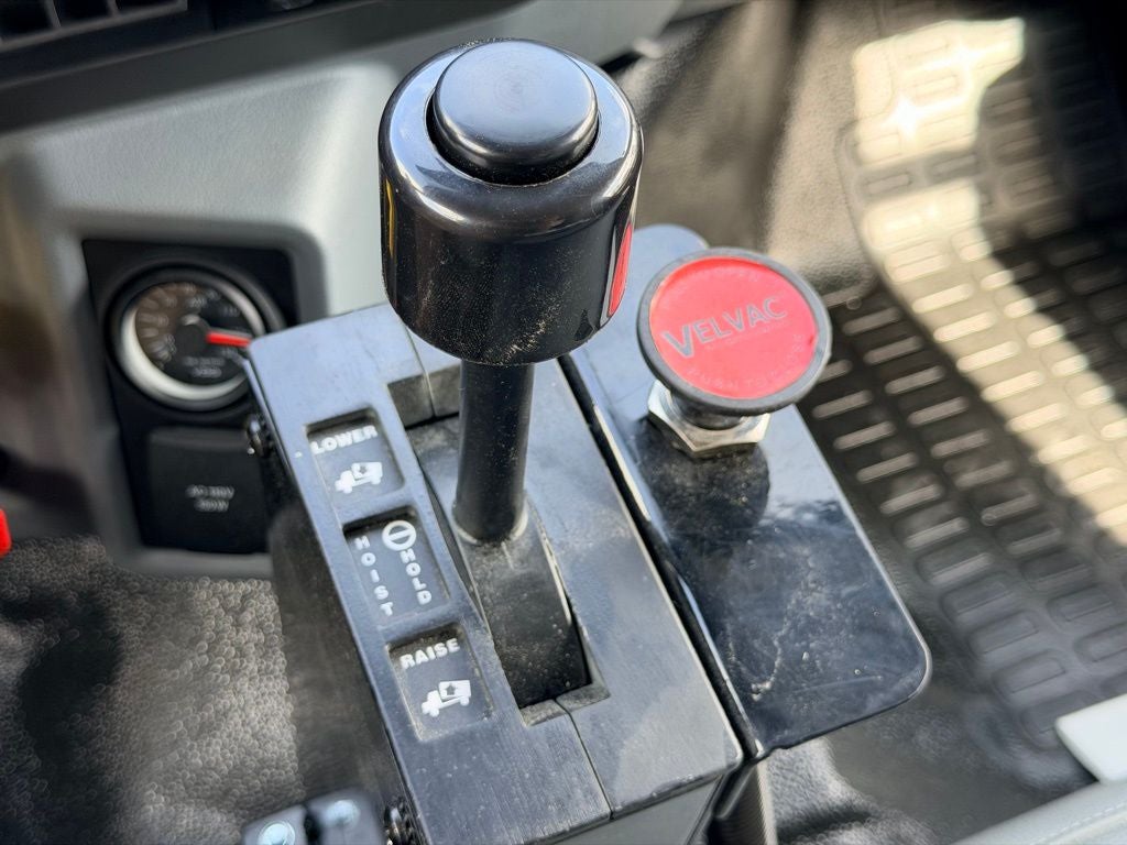 2027 Ford F-750SD Base