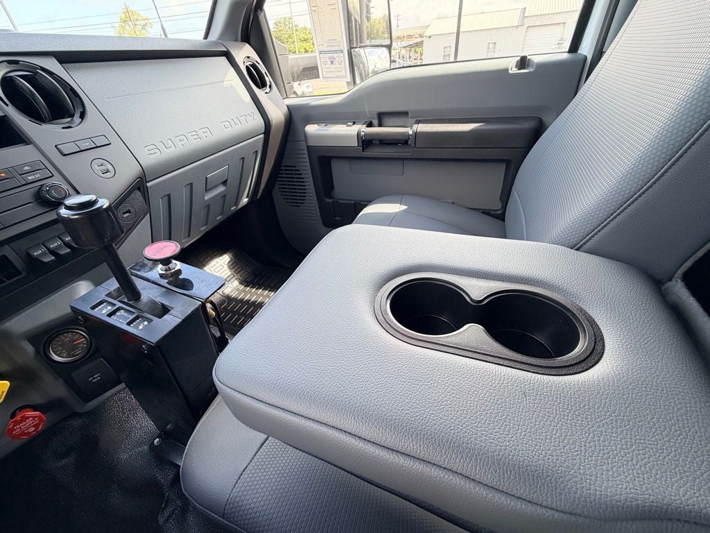 2027 Ford F-750SD Base