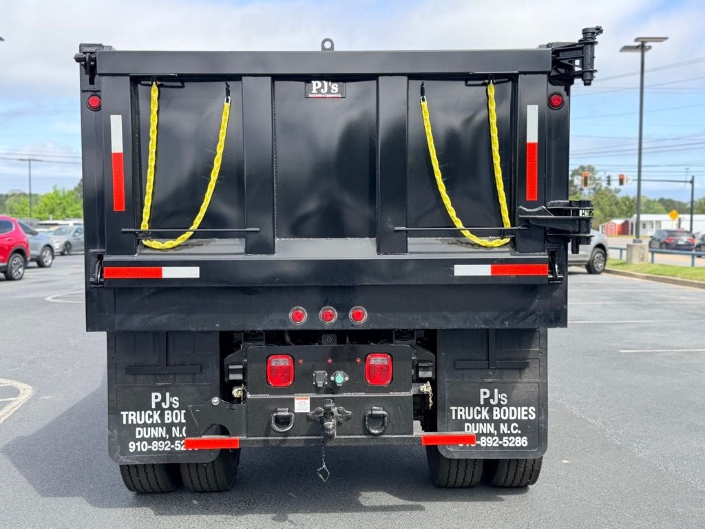 2027 Ford F-750SD Base